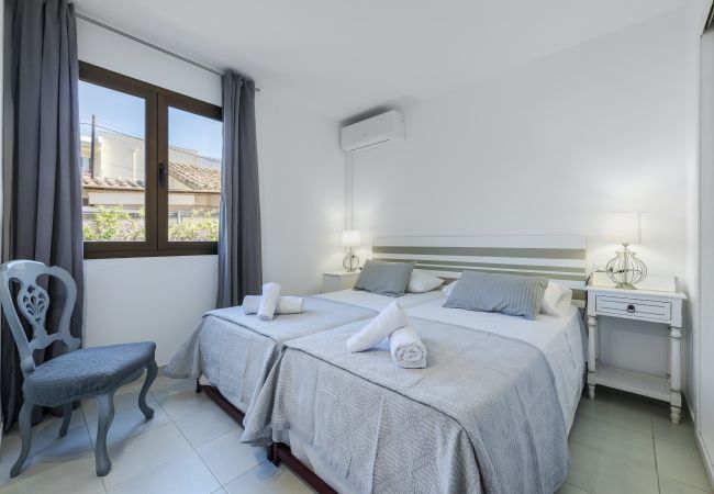 Ferienwohnung in Port de Pollença - Beachfront Apt la Bugambilia by JS VIllas Ferienwohnung in Port de Pollença - Beachfront Apt la Bugambilia by JS VIllas