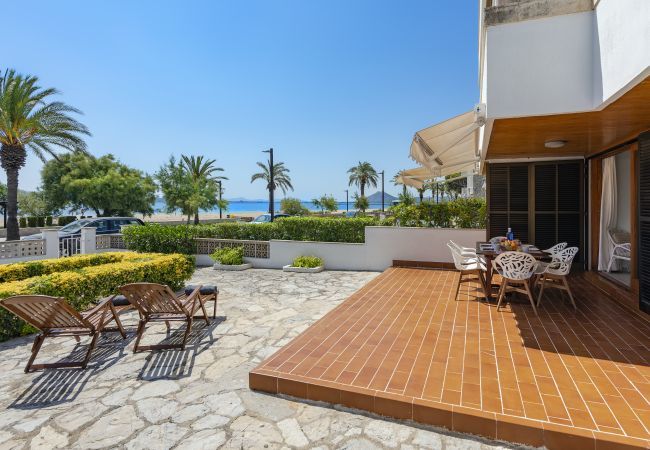 Ferienwohnung in Port de Pollença - Beachfront Apt la Bugambilia by JS VIllas Ferienwohnung in Port de Pollença - Beachfront Apt la Bugambilia by JS VIllas