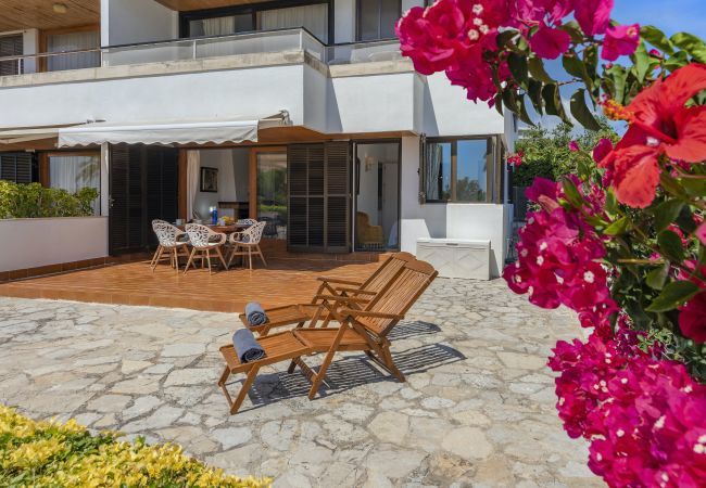 Ferienwohnung in Port de Pollença - Beachfront Apt la Bugambilia by JS VIllas Ferienwohnung in Port de Pollença - Beachfront Apt la Bugambilia by JS VIllas