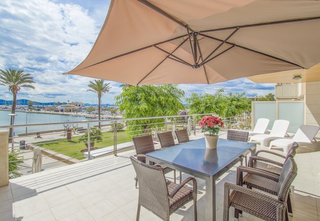 Apartamento en Port de Pollença - Seafront Apt Acuario by JS Villas