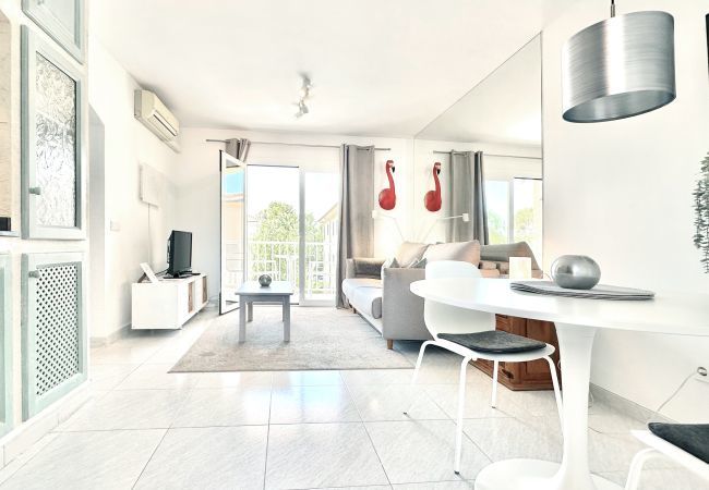 Apartamento en Puerto Pollensa - Apt Dos Fassers 150m to the beach by JS Villas