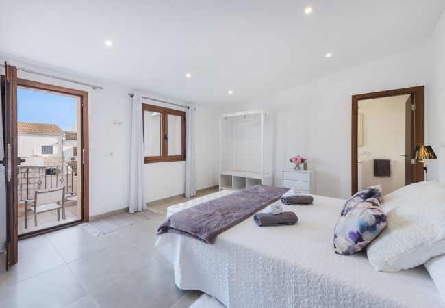 House in Sa Pobla - Casa Sa Placeta by JS Villas House in Sa Pobla - Casa Sa Placeta by JS Villas